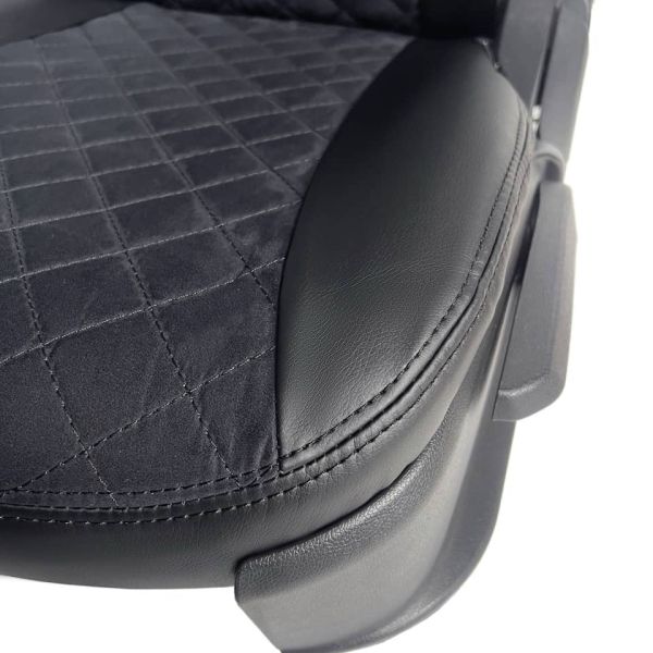 Чехлы Алькантара на Renault Arkana