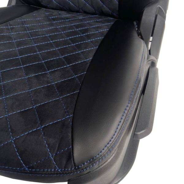 Чехлы Алькантара на Renault Arkana